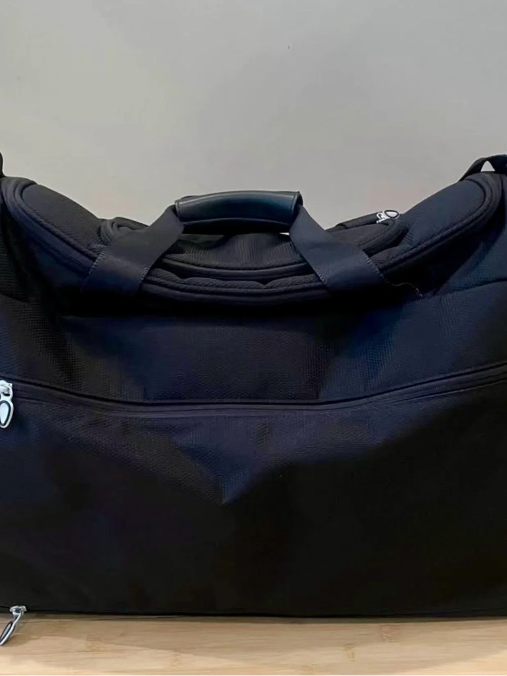Tumi Black Carry On Duffel Travel Bag Weekender Unisex